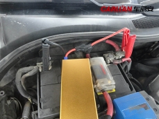 使用汽車應急啟動電源充電對汽車電瓶有損傷嗎